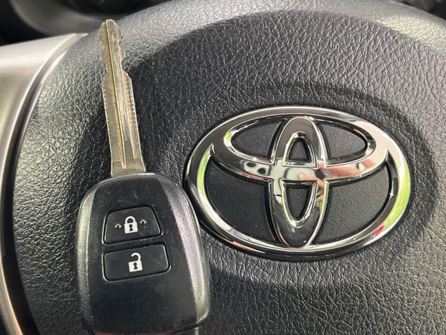 �y�X�}�[�g�L�[�z�J�o����|�P�b�g�ɓ��ꂽ�܂܂ł��h�A�̎{���E�������\�ȃX�}�[�g�L�[�𑕔��B�G���W���̃I���E�I�t�����J�M�����o���K�v����������Ƃ��Ă��֗��ł���