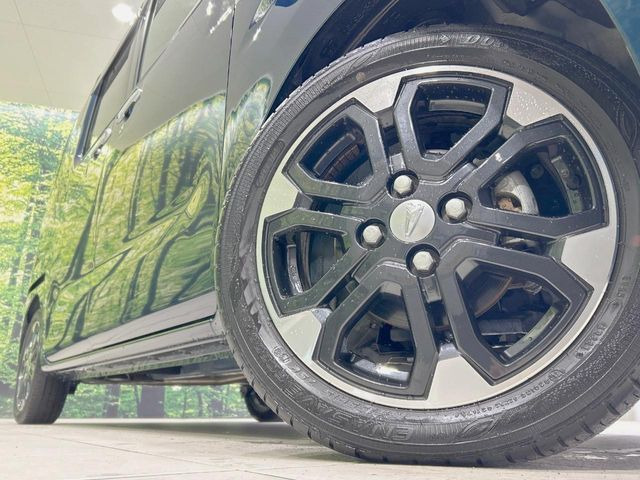 �y����15�C���`�A���~�z�C�[���z�O�ςɃ}�b�`���������A���~�z�C�[���𑕒����Ă���܂��B�e��ЊO�A���~�z�C�[����A�X�^�b�h���X�^�C�����戵�����Ă���܂��B���񂲑��k����������