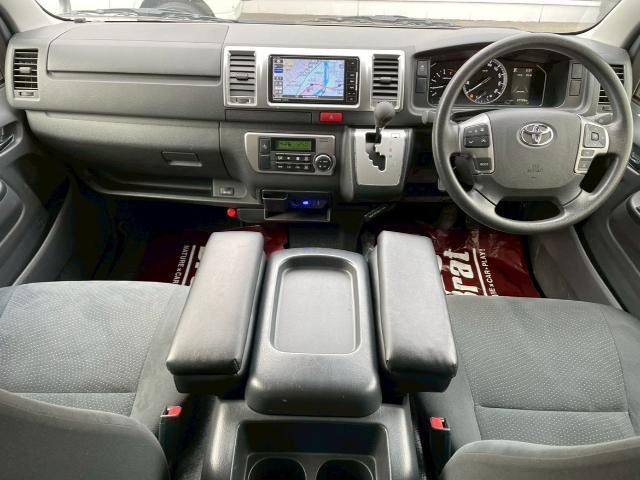 ハイエースバン2.8 マルチロールトランスポーター タイプII ロング ディーゼル 4WD