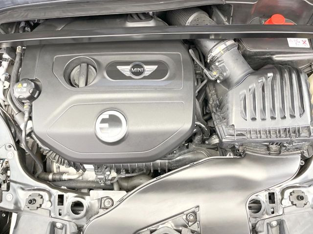 �����X�ł́A�e���[�J�[�̐�p�f�f�e�X�^�[�𓱓��B���Ǝ��i�����e�N�j�J���X�^�b�t���풓���Ă���܂��̂ŁA������̍ۂɂ����S���Ă����p���������܂��B