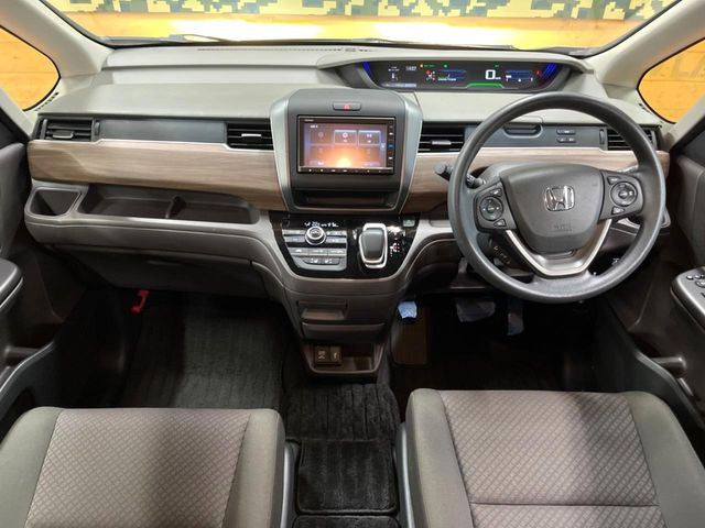 フリード1.5 ハイブリッド G