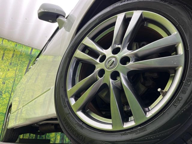 �y����18�C���`�A���~�z�C�[���z�O�ςɃ}�b�`���������A���~�z�C�[���𑕒����Ă���܂��B�e��ЊO�A���~�z�C�[����A�X�^�b�h���X�^�C�����戵�����Ă���܂��B���񂲑��k����������