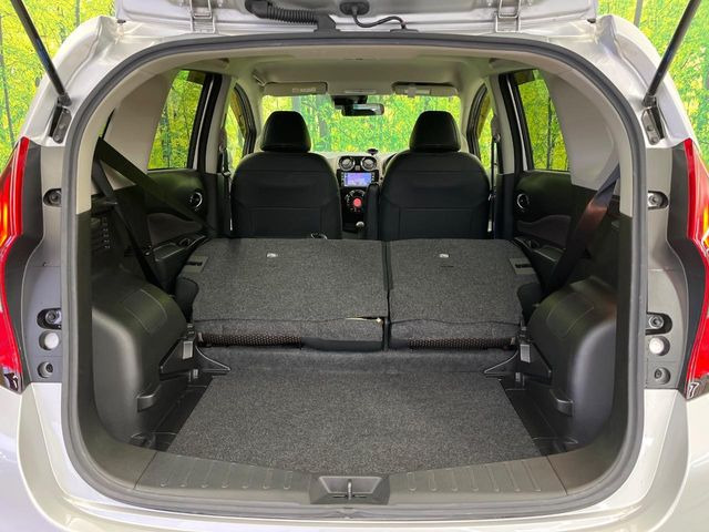 ���i�̂���������ʋ΁A���}���ɏ\���ȉ׎��X�y�[�X���m�ۂ��Ă���܂��B�Z�J���h�V�[�g��|���ƁA�傫�ȉו��̐ύڂ��\�ł���