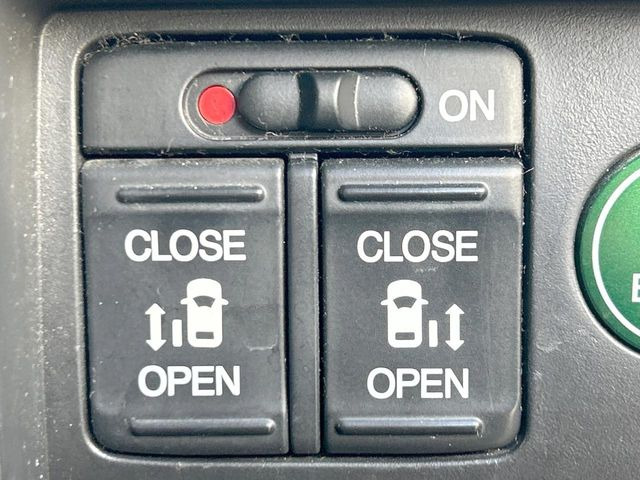 �y�����p���[�X���C�h�h�A�z�X�}�[�g�L�[��^�]�Ȃ̃X�C�b�`�Ō�ȗ����X���C�h�h�A�̊J���\���d��������͂����ăh�A���J����K�v�������A�����Ȃ��q�l�ł��ȒP�ɊJ���߂ł����K�ł���