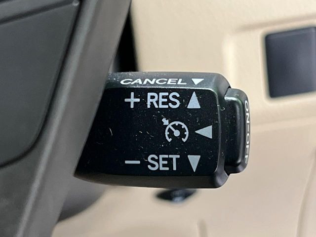 �y�N���[�Y�R���g���[���z�������H�����N���N���s�B�A�N�Z���𗣂��Ă���葬�x�ő��s���ł��A�������^�]���̕��S���y��!�����E�������ȒP�ȃX�C�b�`����Œ����ł��܂��B