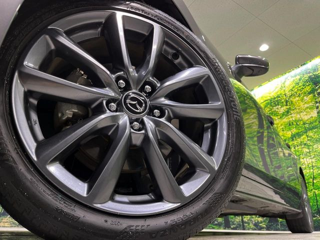 �y����18�C���`�A���~�z�C�[���z�O�ςɃ}�b�`���������A���~�z�C�[���𑕒����Ă���܂��B�e��ЊO�A���~�z�C�[����A�X�^�b�h���X�^�C�����戵�����Ă���܂��B���񂲑��k����������