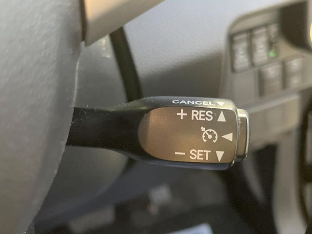 �y�N���[�Y�R���g���[���z�������H�����N���N���s�B�A�N�Z���𗣂��Ă���葬�x�ő��s���ł��A�������^�]���̕��S���y��!�����E�������ȒP�ȃX�C�b�`����Œ����ł��܂��B