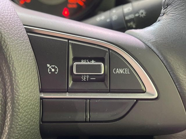 �y�N���[�Y�R���g���[���z�������H�����N���N���s�B�A�N�Z���𗣂��Ă���葬�x�ő��s���ł��A�������^�]���̕��S���y��!�����E�������ȒP�ȃX�C�b�`����Œ����ł��܂��B