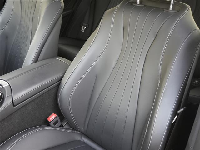 EクラスE400 4マチック エクスクルーシブ 4WD