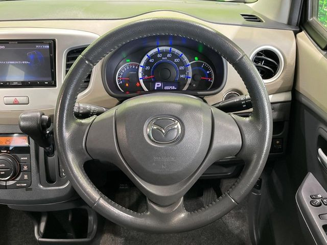 �y�����v�����X�e�A�����O�z�㎿�Ȋv���g�p���邱�ƂŁA��ɂ����������݂ƂĂ��^�]���₷���n���h���ł���