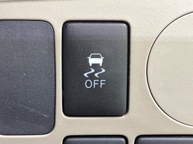 �y������h�~���u�z�ԗ��̉���������m����ƁA�����I�Ɏԗ��̐i�s������ۂ悤�Ɏԗ��𐧌䂵�܂��B�J�̓��ȂǊ���₷���H�ʏ󋵂ł����S�ȉ^�]���\�ł��B