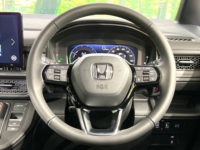 �y�����v�����X�e�A�����O�z�㎿�Ȋv���g�p���邱�ƂŁA��ɂ����������݂ƂĂ��^�]���₷���n���h���ł���