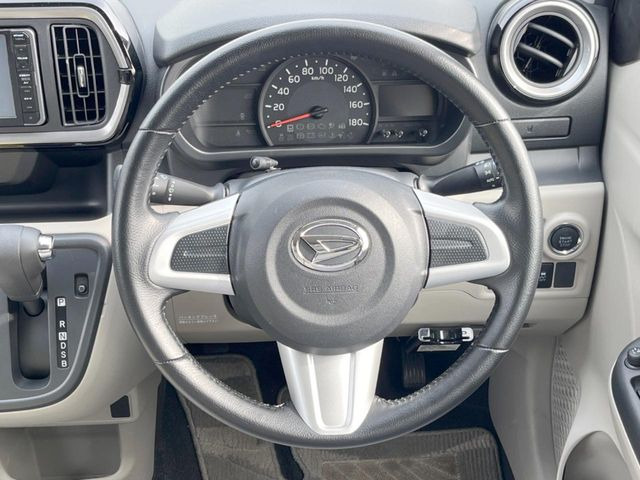 �y�����v�����X�e�A�����O�z�㎿�Ȋv���g�p���邱�ƂŁA��ɂ����������݂ƂĂ��^�]���₷���n���h���ł���