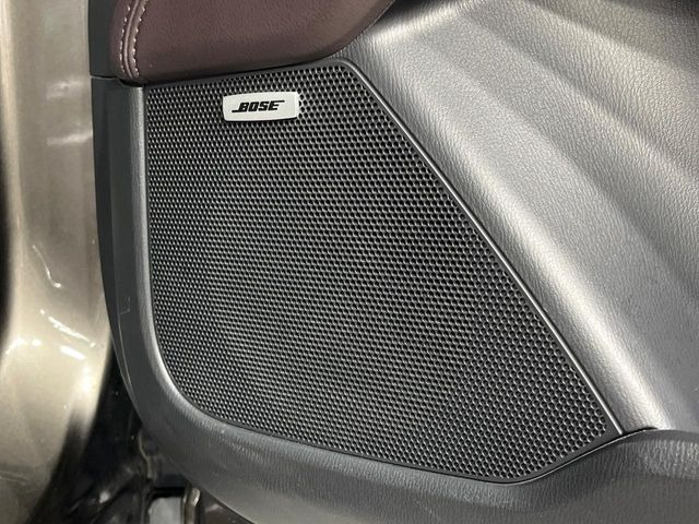 �yBOSE�T�E���h�V�X�e���z���[�J�[�I�v�V�����̍��i�ʃT�E���h�V�X�e���𓋍ځB��p�̃`���[�j���O���{���ꂽ�召�l�X�ȃX�s�[�J�[����ǎ��ȃT�E���h���t�ł��A�Տꊴ���ӂ�鉹����Ԃ����o���܂��B