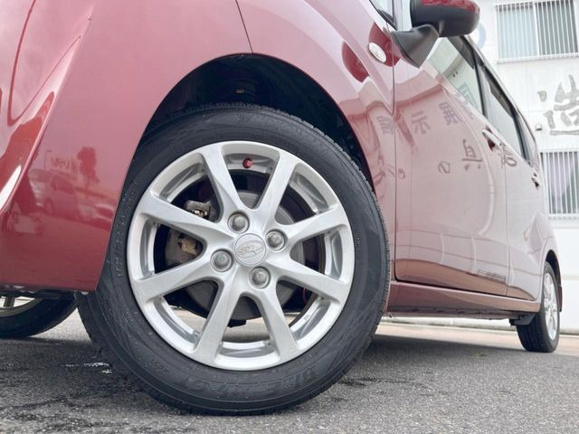 �y����14�C���`�A���~�z�C�[���z�O�ςɃ}�b�`���������A���~�z�C�[���𑕒����Ă���܂��B�e��ЊO�A���~�z�C�[����A�X�^�b�h���X�^�C�����戵�����Ă���܂��B���񂲑��k����������