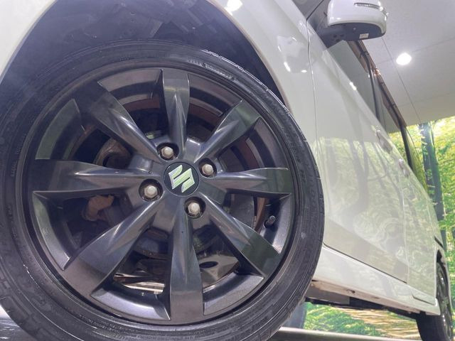 �y����15�C���`�A���~�z�C�[���z�O�ςɃ}�b�`���������A���~�z�C�[���𑕒����Ă���܂��B�e��ЊO�A���~�z�C�[����A�X�^�b�h���X�^�C�����戵�����Ă���܂��B���񂲑��k����������