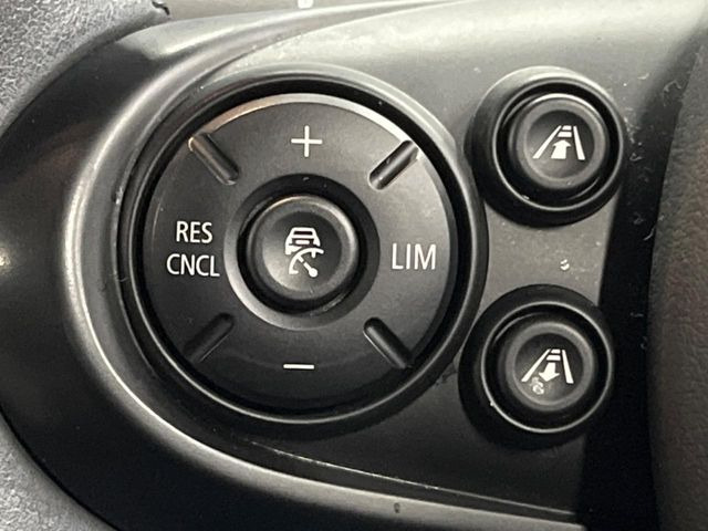 ���A�N�e�B�u�N���[�Y�R���g���[��:�O�̎ԂƂ̎Ԋԋ��������ɂƂ�A��葬�x�Ŏ������s���Ă���鎟����̃N���[�Y�R���g���[��!��ɍ������H�⎩���Ԑ�p���H�Ŏg�p����֗��ȋ@�\�ł�!