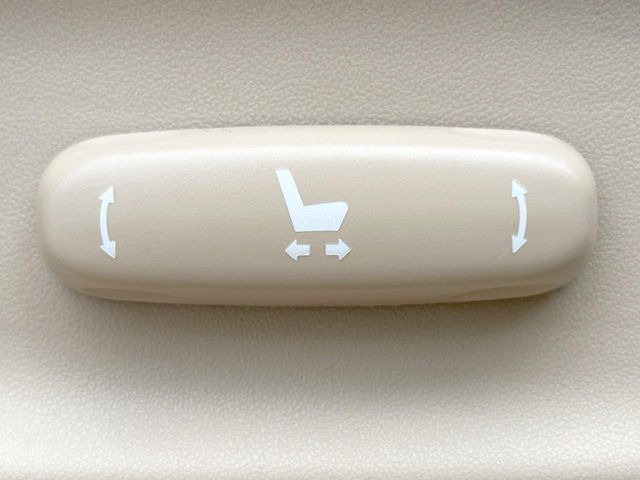 �y�p���[�V�[�g�z�X�C�b�`��ŊȒP�ɃV�[�g�̔��������\!�d��������͂�����܂���!���K�ȃV�[�g�|�W�V�����ɃZ�b�g���āA���K�ȃh���C�u�����y���݂��������B