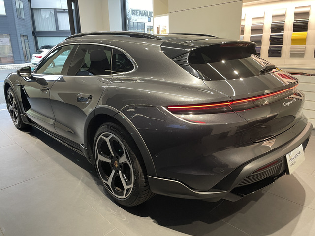 タイカン4S パフォーマンスバッテリー プラス 4シート 4WD