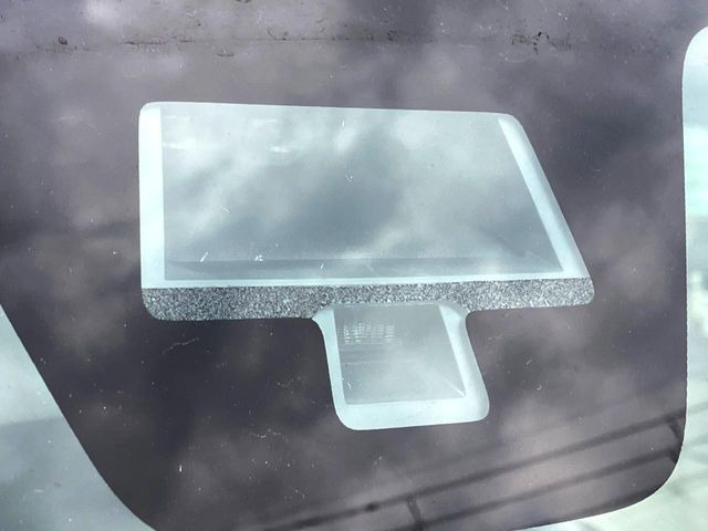 �y�X�Y�L �Z�[�t�e�B�T�|�[�g�z���s���ɑO���̎ԗ�����F�����A�Փ˂������Ȏ��͌x��ƃu���[�L�ŏՓˉ���Ɣ�Q�y�����A�V�X�g�B�����S�Ƀh���C�u�����y���݂��������܂��B