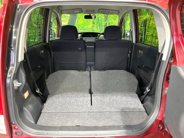 ���i�̂���������ʋ΁A���}���ɏ\���ȉ׎��X�y�[�X���m�ۂ��Ă���܂��B�Z�J���h�V�[�g��|���ƁA�傫�ȉו��̐ύڂ��\�ł���