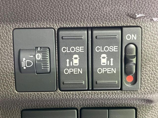 �y�����p���[�X���C�h�h�A�z�X�}�[�g�L�[��^�]�Ȃ̃X�C�b�`�Ō�ȗ����X���C�h�h�A�̊J���\���d��������͂����ăh�A���J����K�v�������A�����Ȃ��q�l�ł��ȒP�ɊJ���߂ł����K�ł���