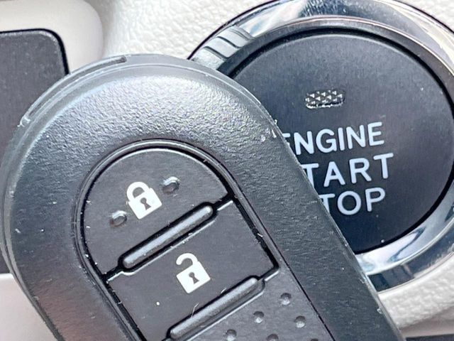 �y�L�[�t���[�V�X�e���z�J�o����|�P�b�g�ɓ��ꂽ�܂܂ł��h�A�̎{���E�������\�ȃX�}�[�g�L�[�𑕔��B�G���W���̃I���E�I�t�����J�M�����o���K�v����������Ƃ��Ă��֗��ł���