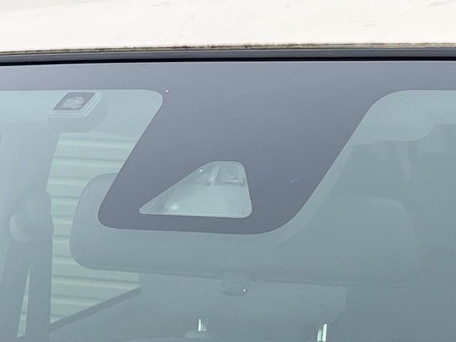 �y�X�}�[�g�A�V�X�g�z���s���ɑO���̎ԗ�����F�����A�Փ˂������Ȏ��͌x��ƃu���[�L�ŏՓˉ���Ɣ�Q�y�����A�V�X�g�B�����S�Ƀh���C�u�����y���݂��������܂��B