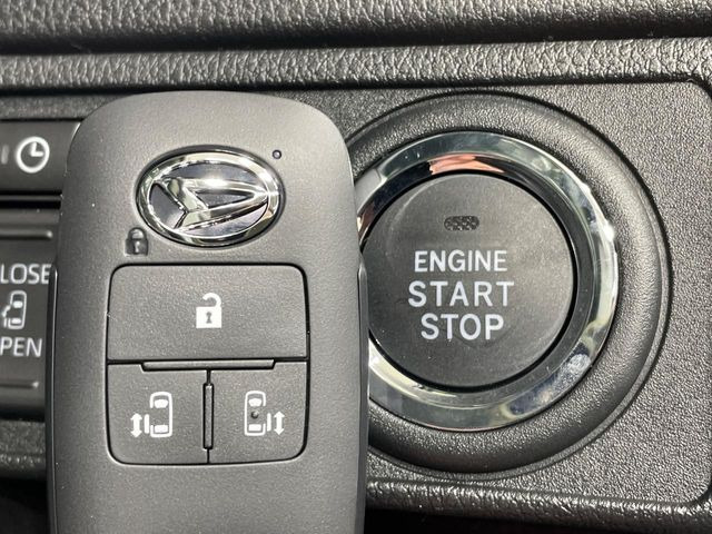 �y�L�[�t���[�V�X�e���z�J�o����|�P�b�g�ɓ��ꂽ�܂܂ł��h�A�̎{���E�������\�ȃX�}�[�g�L�[�𑕔��B�G���W���̃I���E�I�t�����J�M�����o���K�v����������Ƃ��Ă��֗��ł���