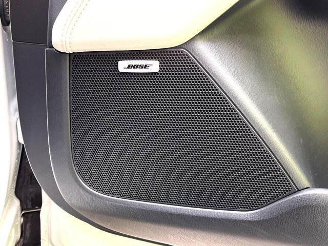 �yBOSE�T�E���h�V�X�e���z�[���̃i�r�@�\�͂������A���x�ȃ`���[�j���O�\�͂����ڂ���Ă���A�������ȉ��y�����y���݂��������܂���