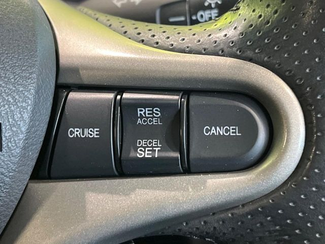 �y�N���[�Y�R���g���[���z�������H�����N���N���s�B�A�N�Z���𗣂��Ă���葬�x�ő��s���ł��A�������^�]���̕��S���y��!�����E�������ȒP�ȃX�C�b�`����Œ����ł��܂��B