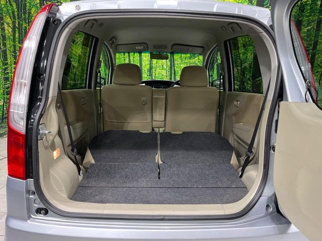 ���i�̂���������ʋ΁A���}���ɏ\���ȉ׎��X�y�[�X���m�ۂ��Ă���܂��B�Z�J���h�V�[�g��|���ƁA�傫�ȉו��̐ύڂ��\�ł���