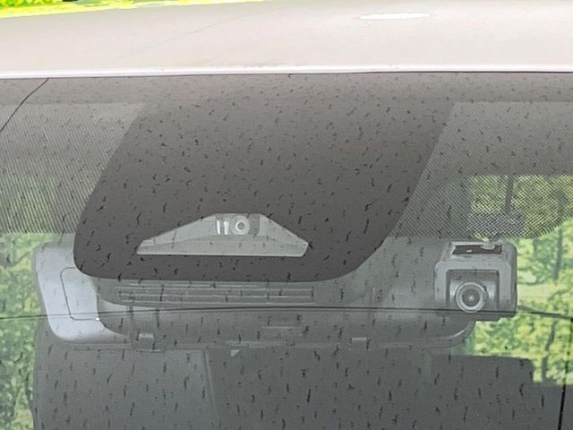 �y�g���^�Z�[�t�e�B�Z���X�z���s���ɑO���̎ԗ�����F�����A�Փ˂������Ȏ��͌x��ƃu���[�L�ŏՓˉ���Ɣ�Q�y�����A�V�X�g�B�����S�Ƀh���C�u�����y���݂��������܂��B