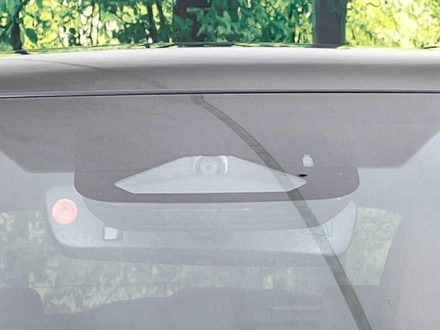 �y�v���N���b�V���Z�[�t�e�B�z�O���̎ԗ��������m���A�Փ˂������Ȏ��͌x��Œ��ӂ𑣂��A�u���[�L�𓥂ޗ͂��T�|�[�g�B�u���[�L�𓥂߂Ȃ������ꍇ�͏Փ˔�Q�y���u���[�L���쓮�A�Փˉ�����T�|�[�g���܂��B