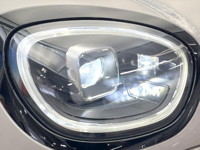 ��LED�w�b�h���C�g:��ԑ��s�����ǍD�Ȏ��E���m�ۂ����S���ĉ^�]�ł��鍂�P�xLED�w�b�h���C�g�𑕔�!�_�����x�������A����d�͂��}�����Ă��܂��B