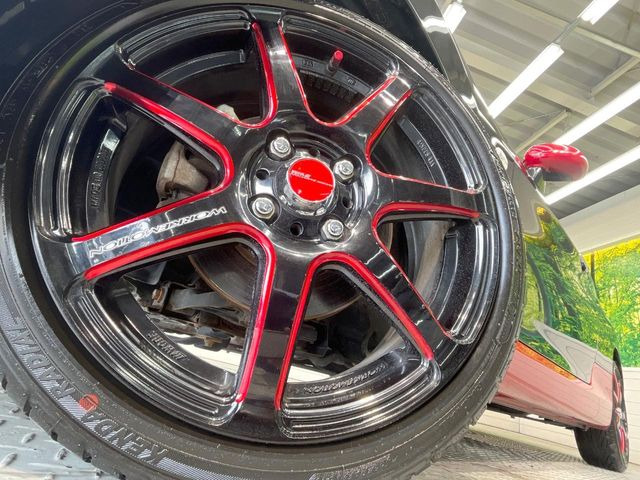 �y16�C���`�A���~�z�C�[���z�O�ςɃ}�b�`�����A���~�z�C�[���𑕒����Ă���܂��B�e��A���~�z�C�[����A�X�^�b�h���X�^�C�����戵�����Ă���܂��B���񂲑��k����������