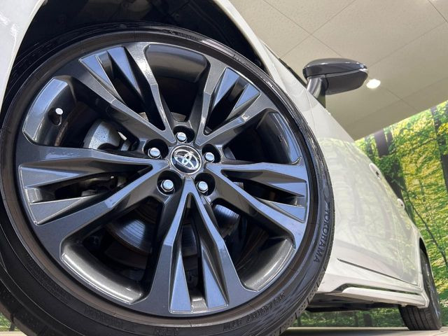 �y����17�C���`�A���~�z�C�[���z�O�ςɃ}�b�`���������A���~�z�C�[���𑕒����Ă���܂��B�e��ЊO�A���~�z�C�[����A�X�^�b�h���X�^�C�����戵�����Ă���܂��B���񂲑��k����������