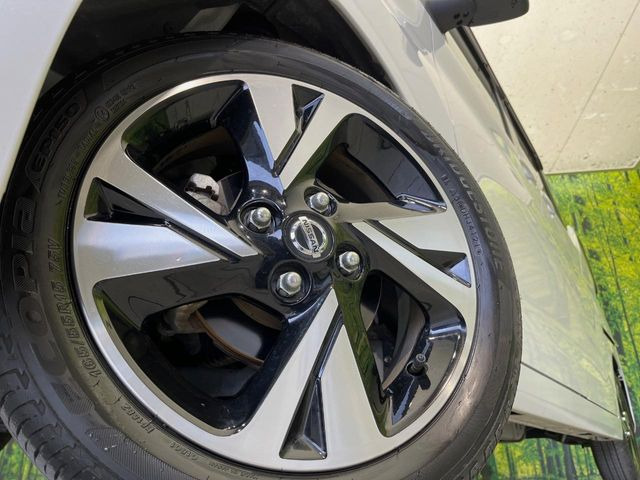 �y����15�C���`�A���~�z�C�[���z�O�ςɃ}�b�`���������A���~�z�C�[���𑕒����Ă���܂��B�e��ЊO�A���~�z�C�[����A�X�^�b�h���X�^�C�����戵�����Ă���܂��B���񂲑��k����������