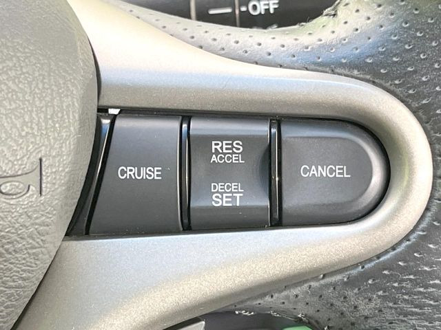 �y�N���[�Y�R���g���[���z�������H�����N���N���s�B�A�N�Z���𗣂��Ă���葬�x�ő��s���ł��A�������^�]���̕��S���y��!�����E�������ȒP�ȃX�C�b�`����Œ����ł��܂��B