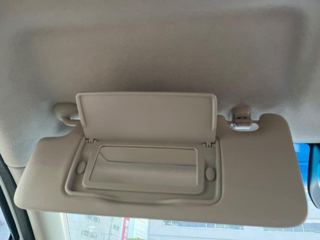 �y�o�j�e�B�~���[�z�T���o�C�U�[���ɐݒu���ꂽ�~���[�Őg�����Ȃ݃`�F�b�N!������Ƃ������C�N�����ɂ����􂵂܂���