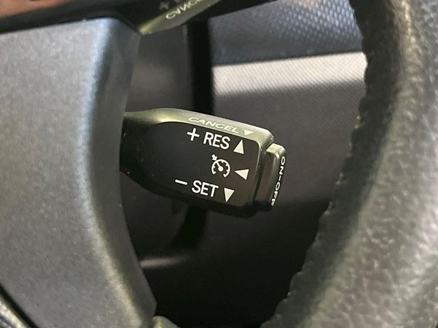 �y�N���[�Y�R���g���[���z�������H�����N���N���s�B�A�N�Z���𗣂��Ă���葬�x�ő��s���ł��A�������^�]���̕��S���y��!�����E�������ȒP�ȃX�C�b�`����Œ����ł��܂��B