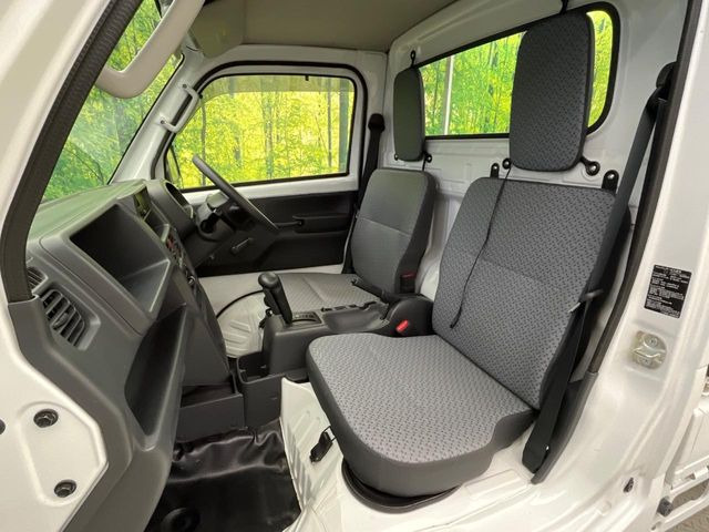 �h���C�o�[�ɂ���ĉ^�]���₷���|�W�V�����͈قȂ�A���̎Ԃ͂ǂ��Ȃ̂��s���Ȃ��Ƃ�����܂���ˁB�C�ɂȂ邨�Ԃ͓X���ŏ�荞��ł��m�F���������܂���