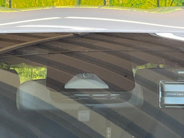 �y�g���^�Z�[�t�e�B�Z���X�z���s���ɑO���̎ԗ�����F�����A�Փ˂������Ȏ��͌x��ƃu���[�L�ŏՓˉ���Ɣ�Q�y�����A�V�X�g�B�����S�Ƀh���C�u�����y���݂��������܂��B