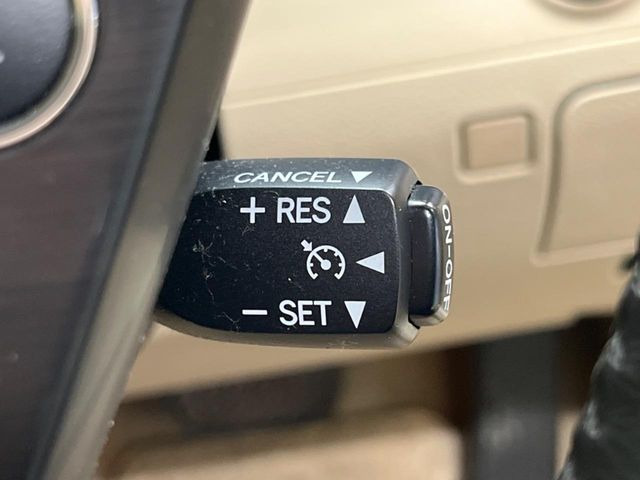 �y�N���[�Y�R���g���[���z�������H�����N���N���s�B�A�N�Z���𗣂��Ă���葬�x�ő��s���ł��A�������^�]���̕��S���y��!�����E�������ȒP�ȃX�C�b�`����Œ����ł��܂��B