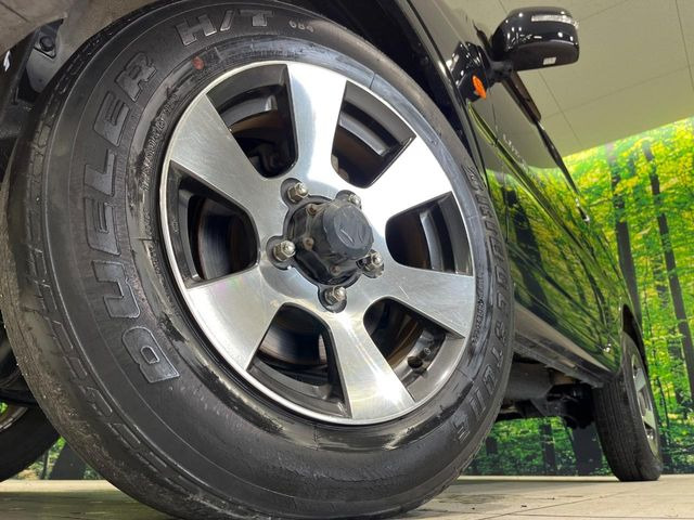 �y16�C���`�A���~�z�C�[���z�O�ςɃ}�b�`�����A���~�z�C�[���𑕒����Ă���܂��B�e��A���~�z�C�[����A�X�^�b�h���X�^�C�����戵�����Ă���܂��B���񂲑��k����������