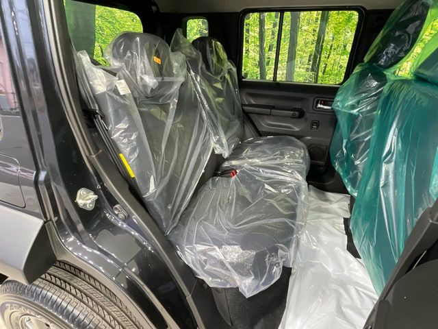 ���i���ȃI���W�i���t���A�}�b�g���I�v�V�����ɂĂ��p�ӂ��Ă���܂��B���D���ȃf�U�C����J���[�����Ԃɍ��킹�đI��ł����������Ƃ��ł��܂���