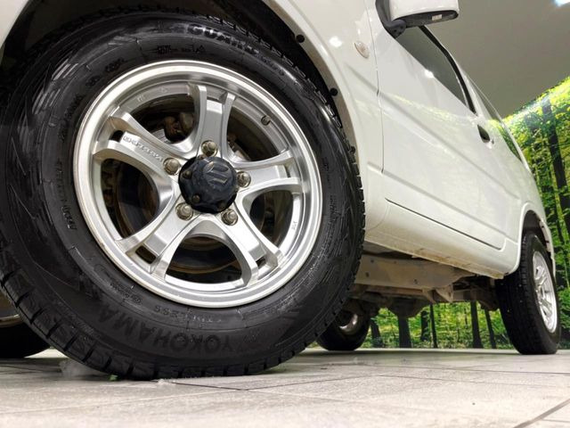 �y����16�C���`�A���~�z�C�[���z�O�ςɃ}�b�`���������A���~�z�C�[���𑕒����Ă���܂��B�e��ЊO�A���~�z�C�[����A�X�^�b�h���X�^�C�����戵�����Ă���܂��B���񂲑��k����������