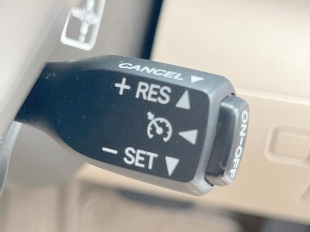 �y�N���[�Y�R���g���[���z�������H�����N���N���s�B�A�N�Z���𗣂��Ă���葬�x�ő��s���ł��A�������^�]���̕��S���y��!�����E�������ȒP�ȃX�C�b�`����Œ����ł��܂��B