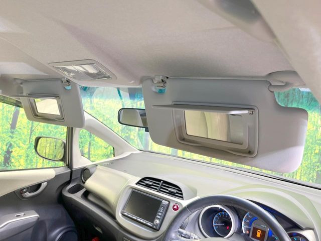 �y�o�j�e�B�~���[�z�T���o�C�U�[���ɐݒu���ꂽ�~���[�Őg�����Ȃ݃`�F�b�N!������Ƃ������C�N�����ɂ����􂵂܂���