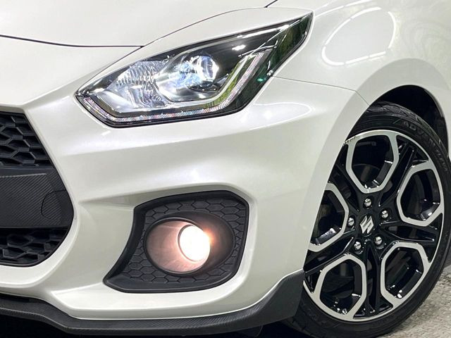 �yLED�w�b�h���C�g�z���V����ԑ��s�����ǍD�Ȏ��E���m�ۂ����S���ĉ^�]�ł��鍂�P�xLED�w�b�h���C�g�𑕔�!�_�����x�������A����d�͂��}�����Ă��܂��B